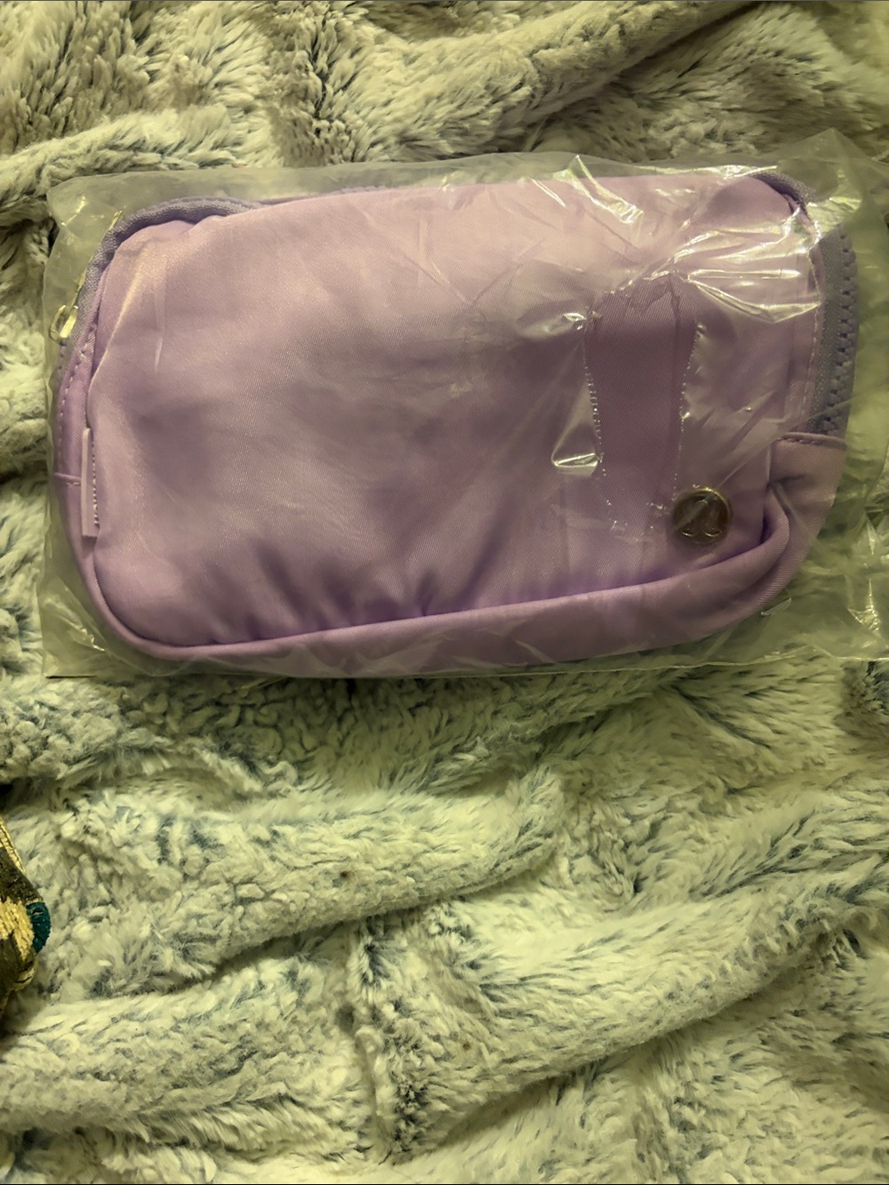 Lulu lemon Lilac Women’s Crossbody Pouch - Soft Lilac Shoulder Bag